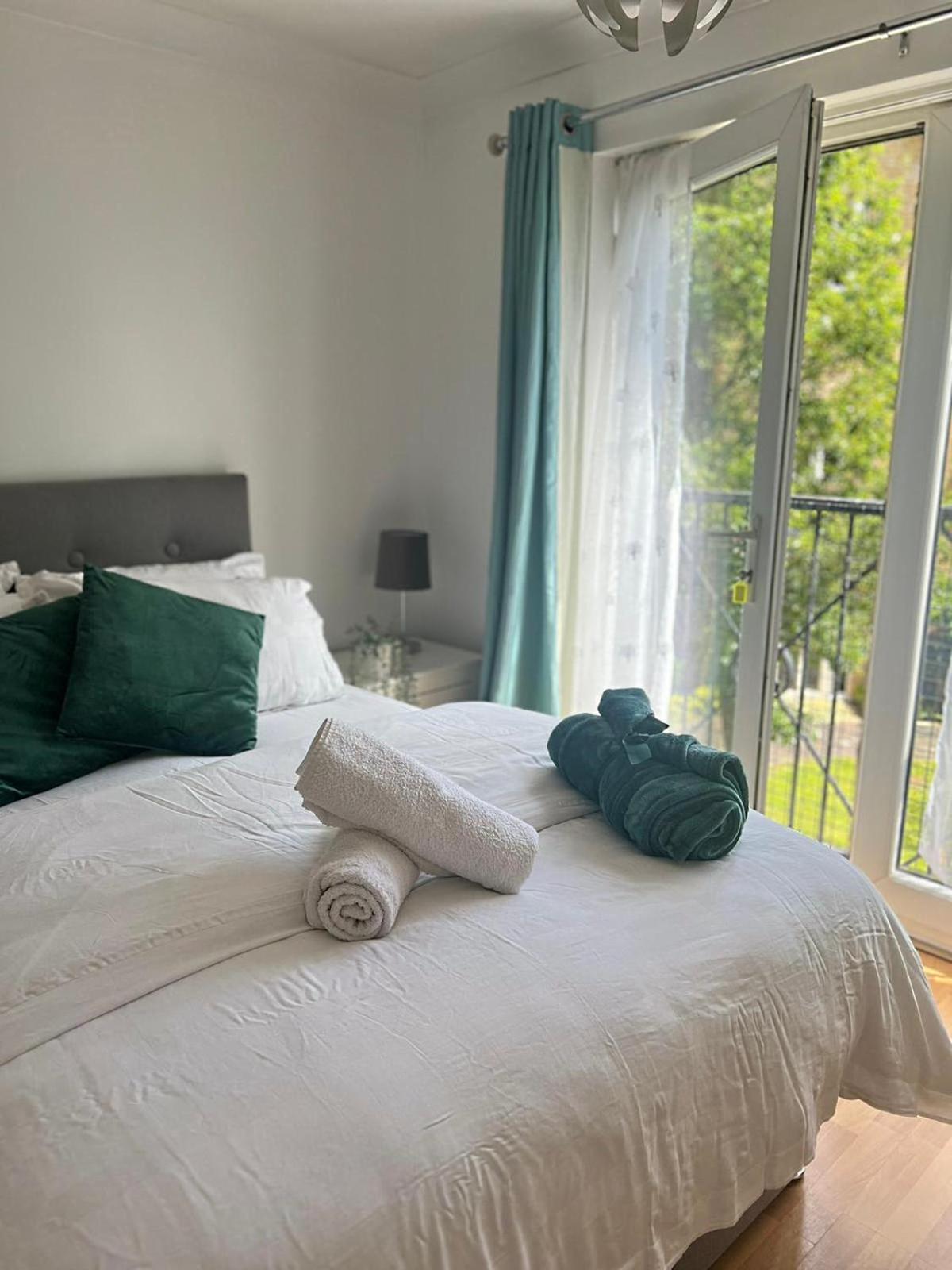 Luxury Rooms And An En-Suite Room With Free Wi-Fi Clarendon Way コルチェスター エクステリア 写真