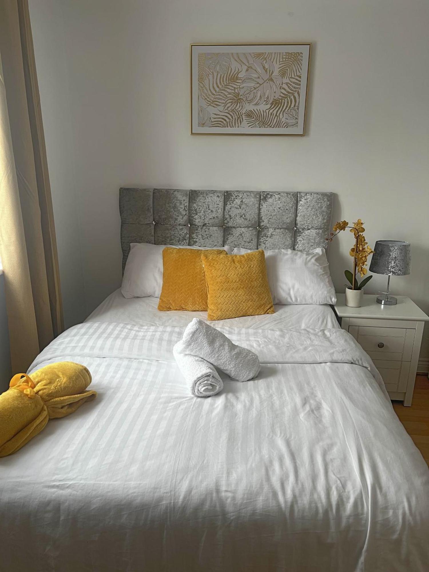 Luxury Rooms And An En-Suite Room With Free Wi-Fi Clarendon Way コルチェスター エクステリア 写真